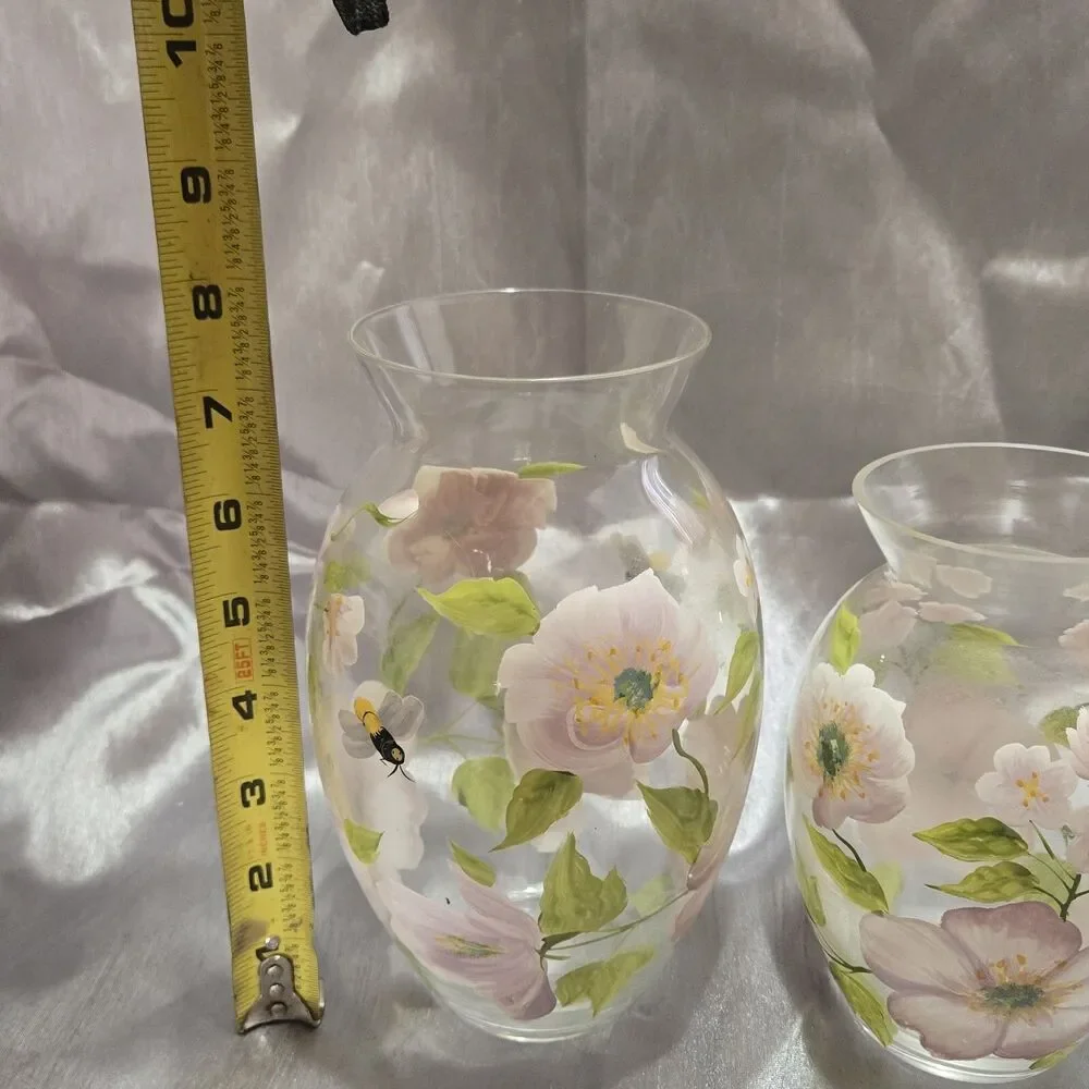 GLASS VASE HAND PAINTED BEE WITH DOGWOOD FLOWERS - Picture 7 of 7